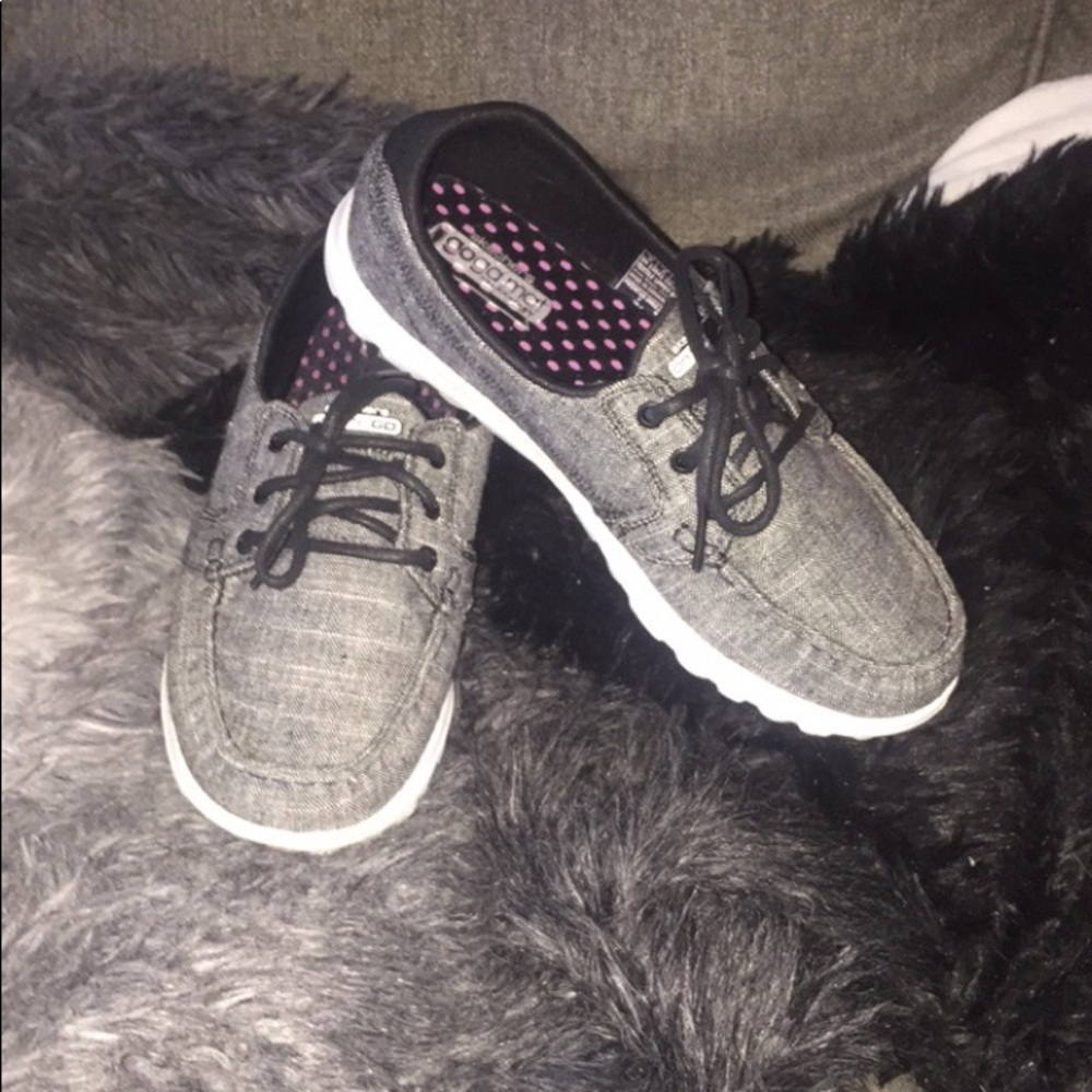 “Goga mat” sketchers, size 6